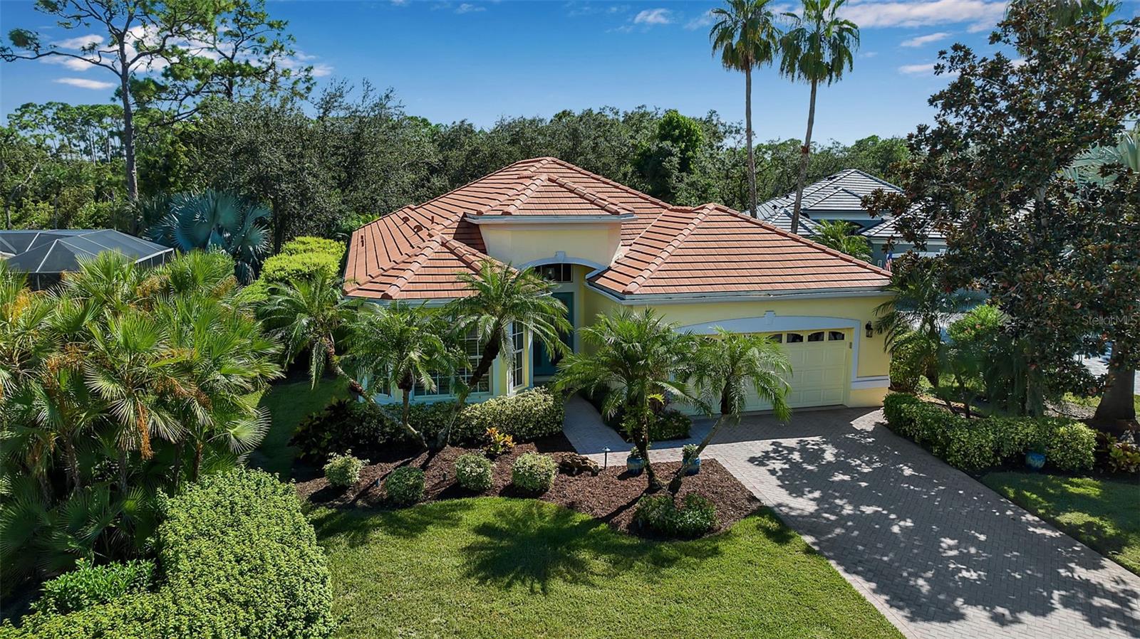 BISHOPSCOURT AT THE OAKS PRESERVE - Residential