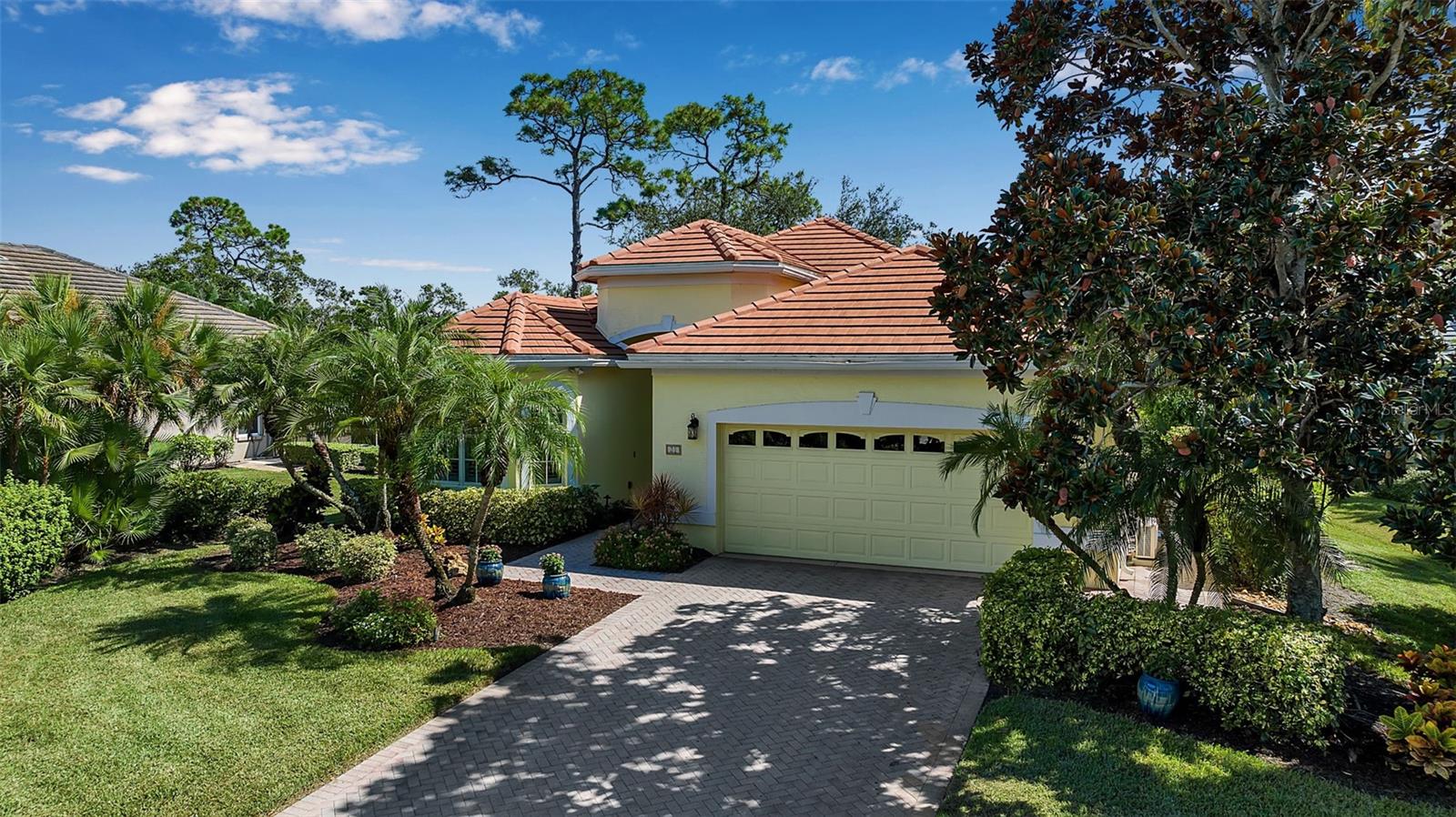 BISHOPSCOURT AT THE OAKS PRESERVE - Residential