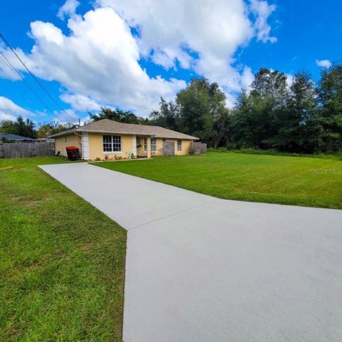 Tiny photo for 965 NW 66th Street, Ocala, FL 34475 (MLS # S5159455)