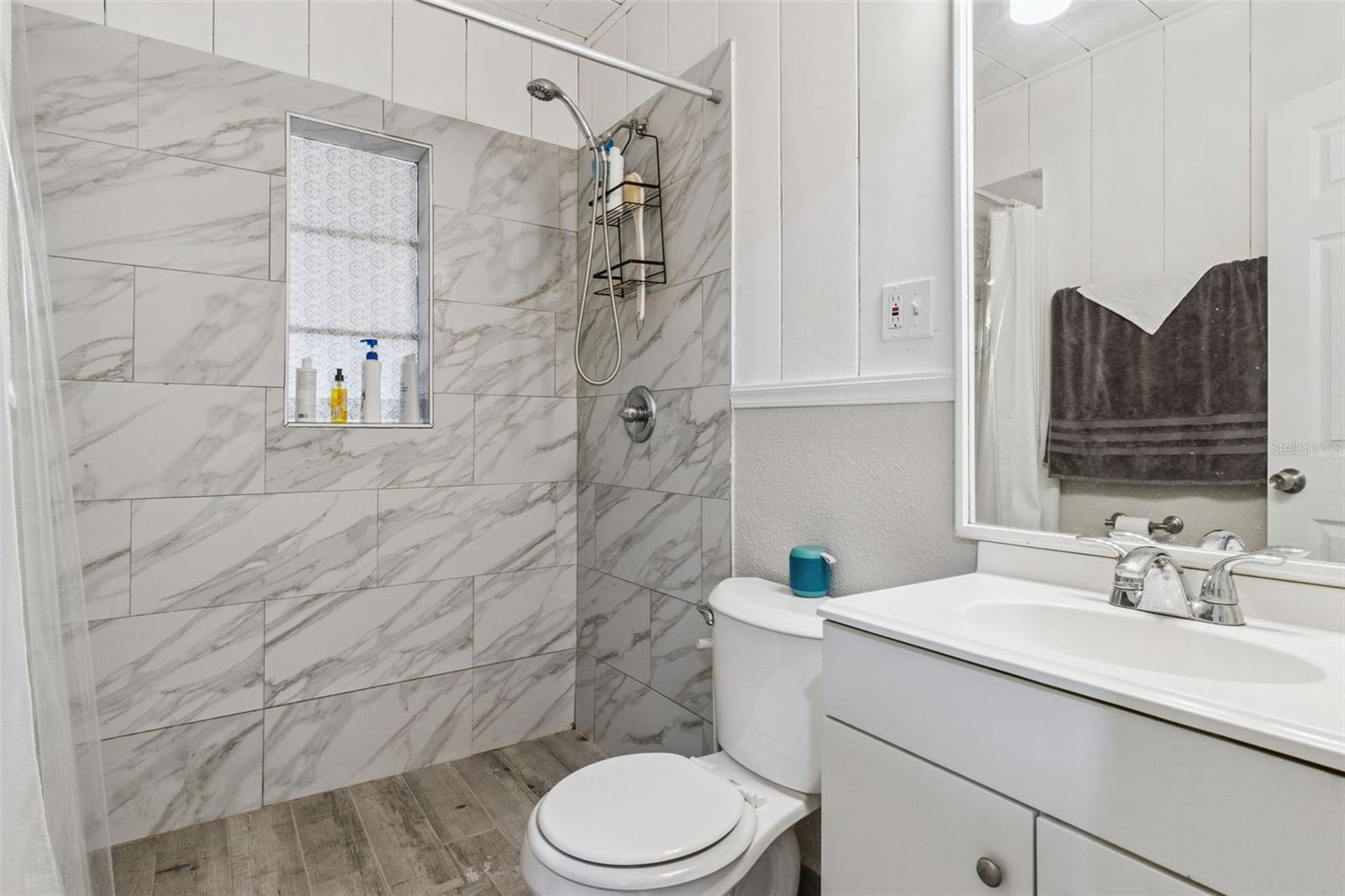 DEER LAKE TERRACE UNIT 03 REP - Residential