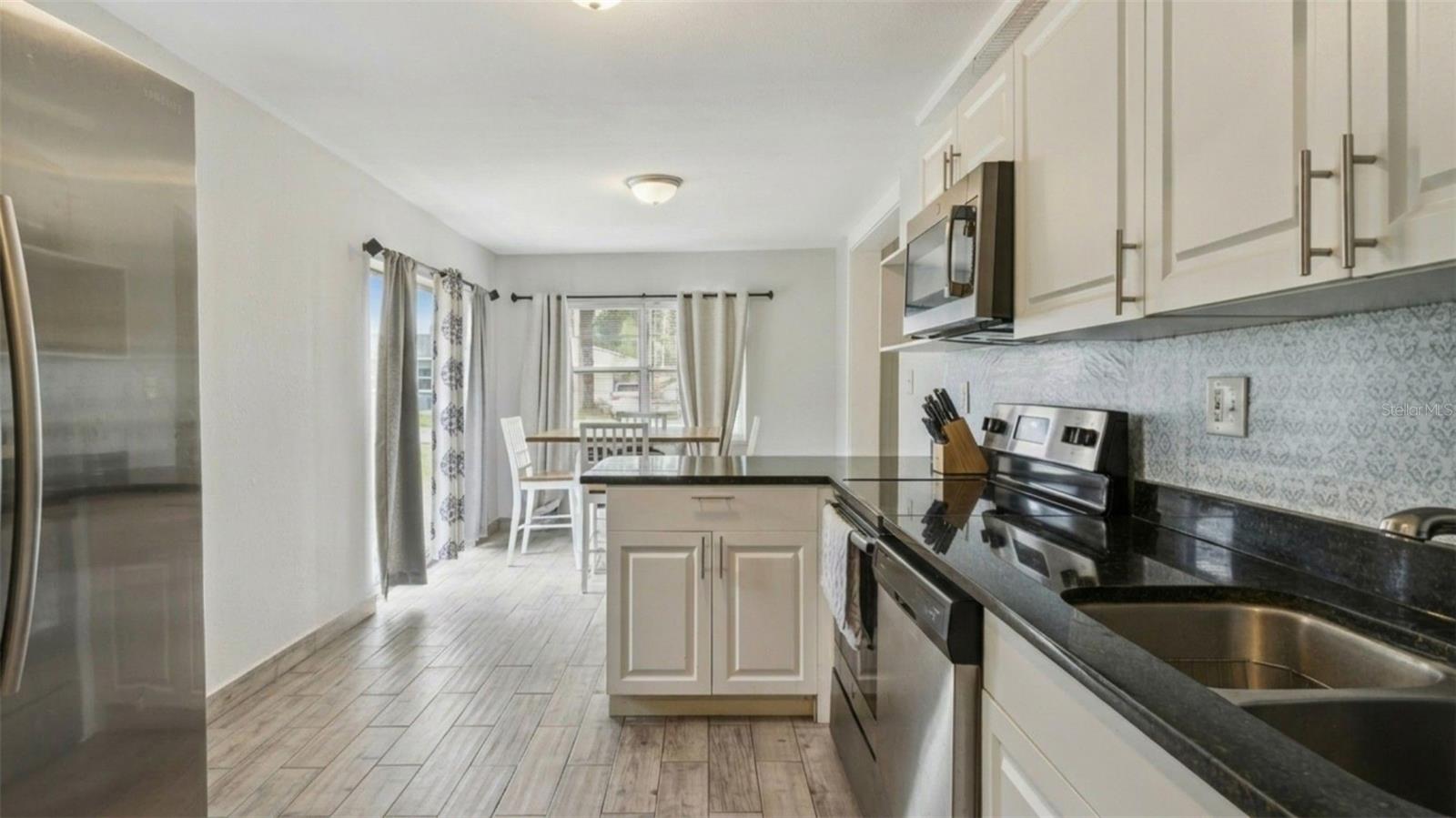 DEER LAKE TERRACE UNIT 03 REP - Residential