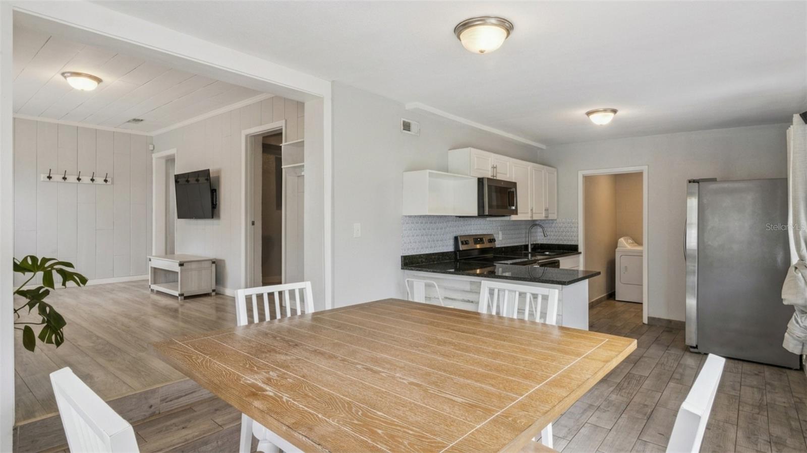 DEER LAKE TERRACE UNIT 03 REP - Residential