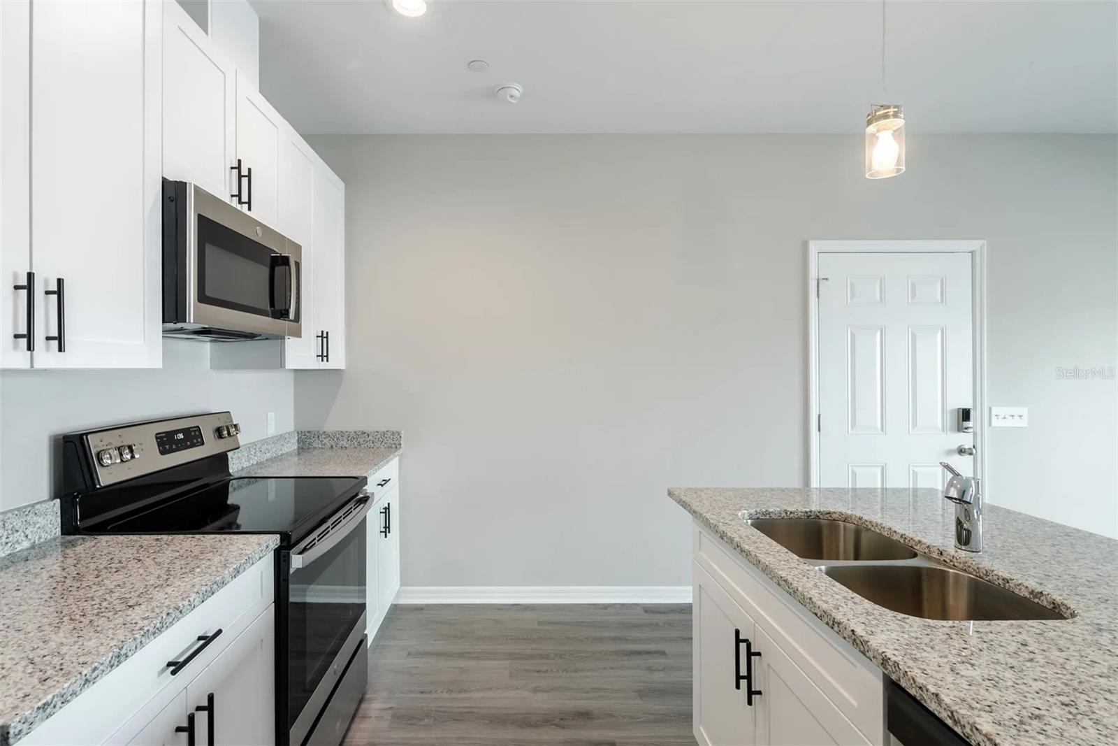 WHITNEY TWNHMS - Residential Lease