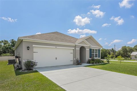 A home in WINTER HAVEN