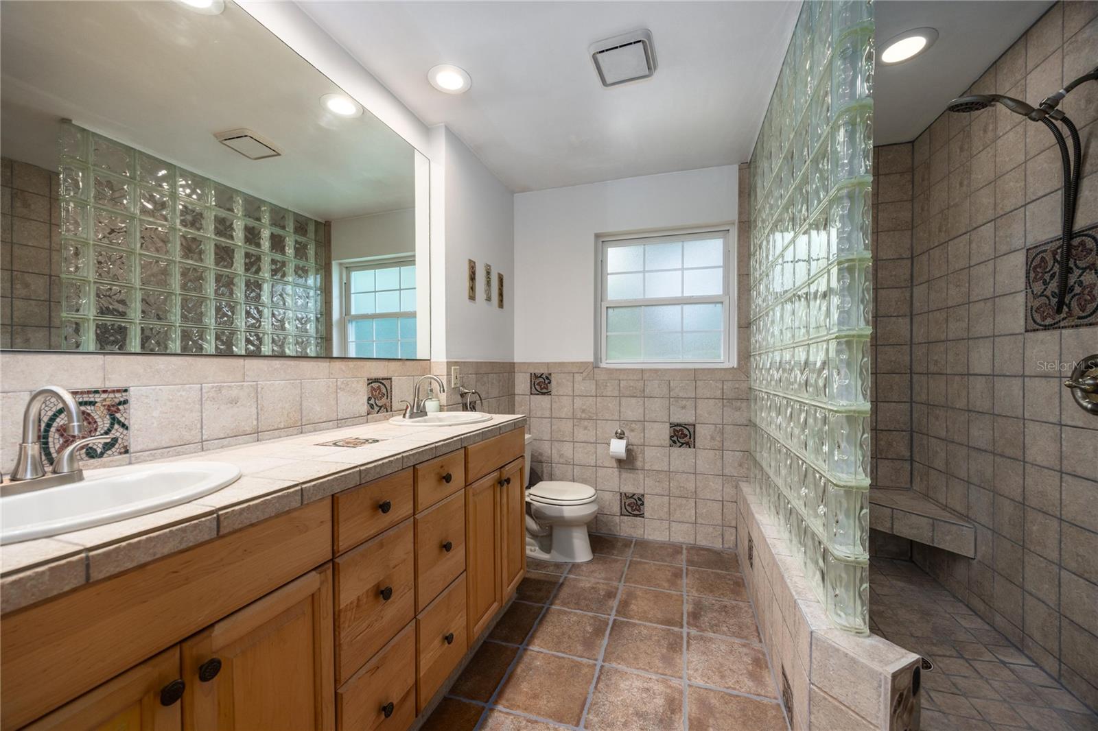 DURANT ESTATES - Residential