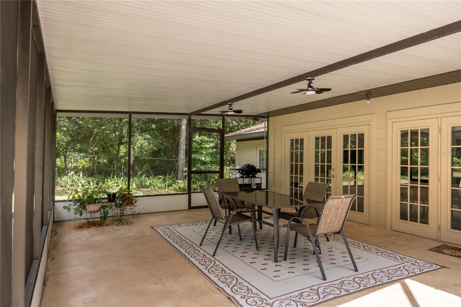 DURANT ESTATES - Residential