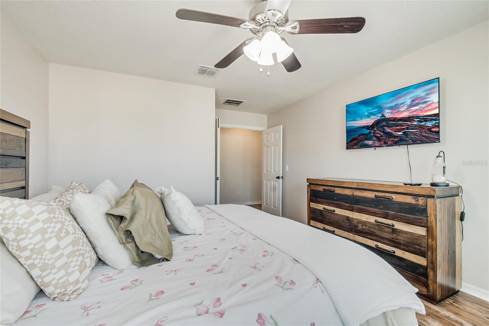 LESTER RIDGE - Residential