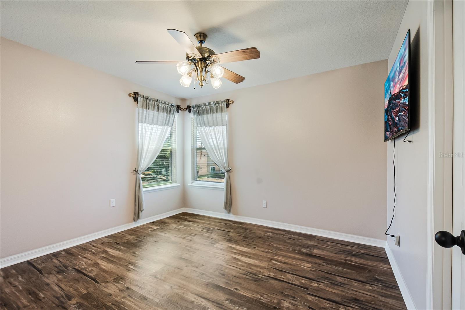 LESTER RIDGE - Residential