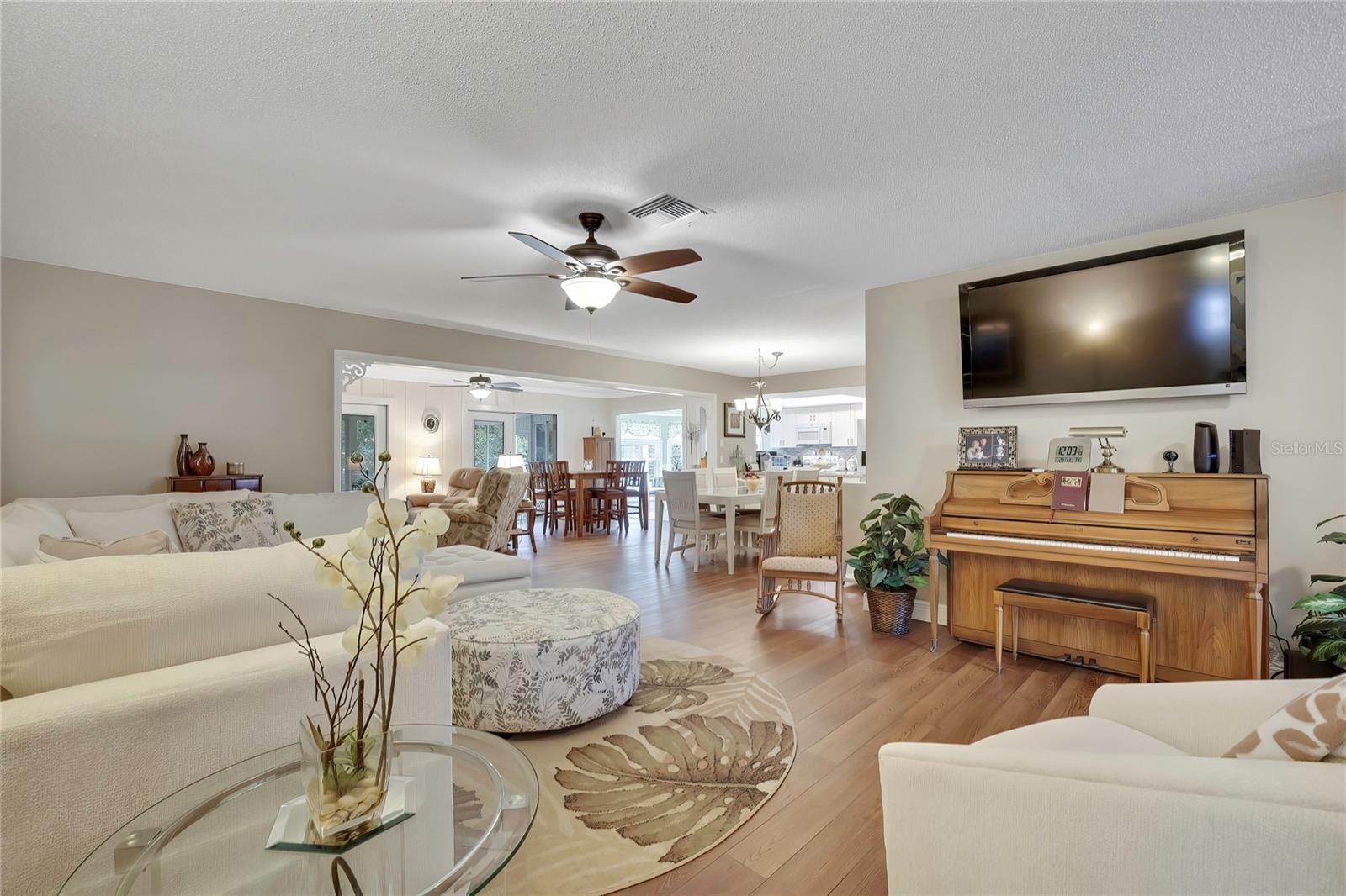 7052 SPARKLING CREEK COURT
