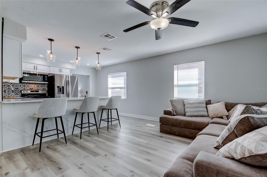 Photo of 439 34th Avenue N, St Petersburg, FL 33704 (MLS # TB8439024)