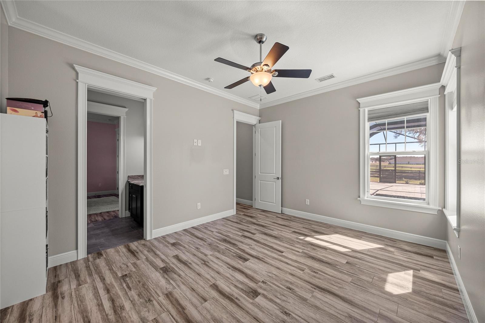 IRISH ACRES - Residential