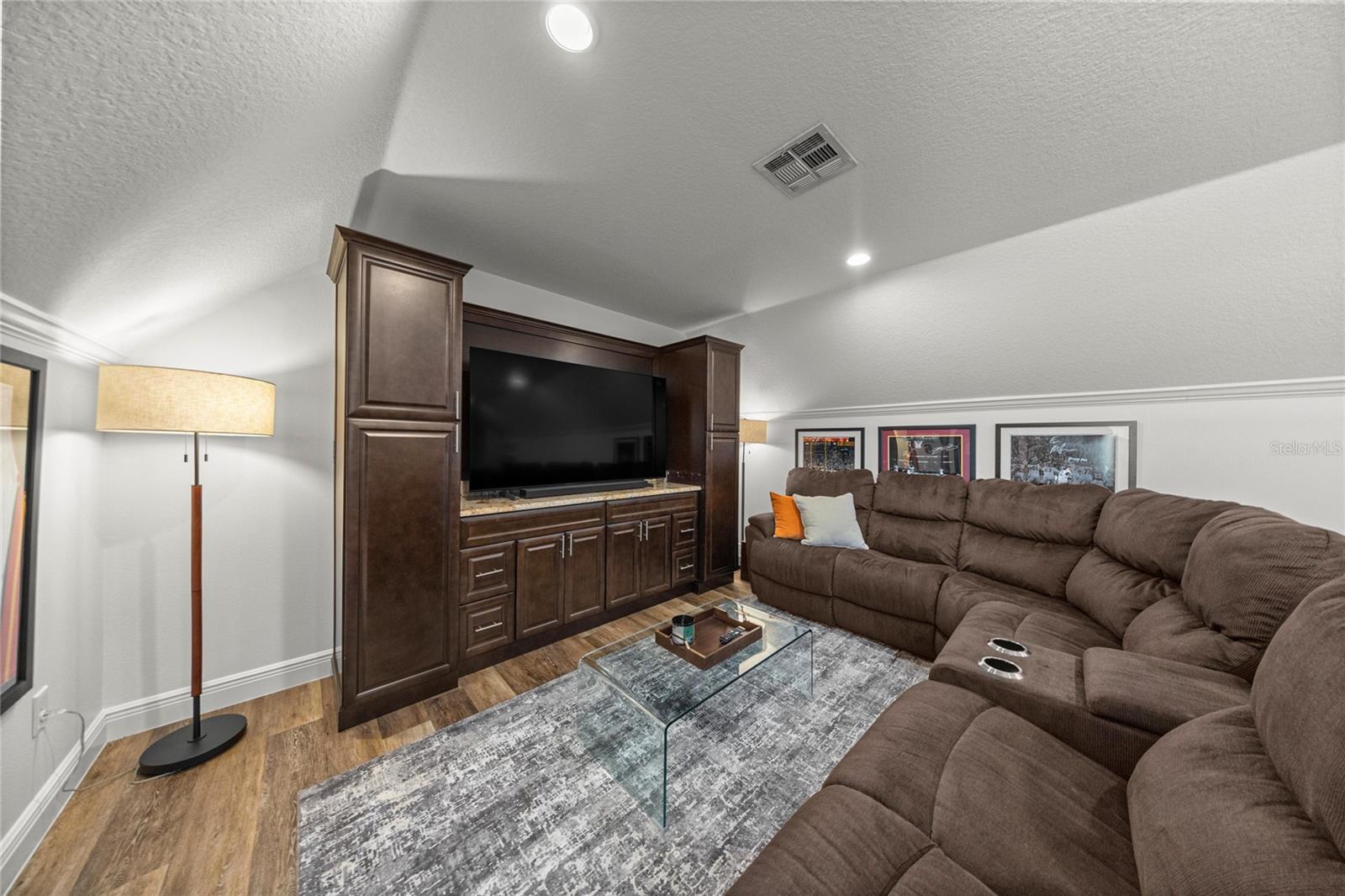 IRISH ACRES - Residential