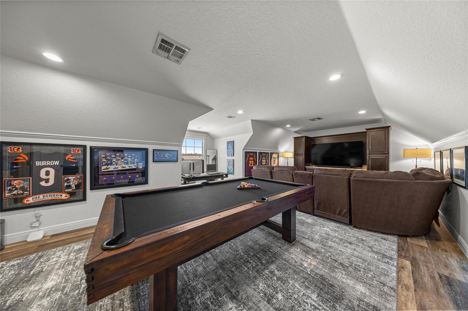 IRISH ACRES - Residential