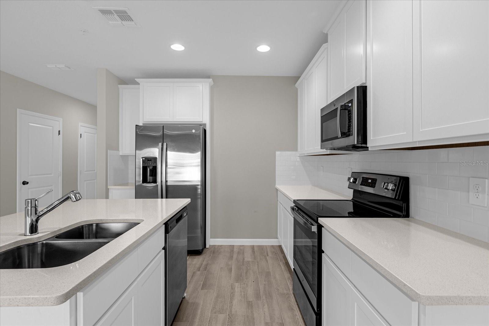 164 CAPE HONEYSUCKLE PLACE