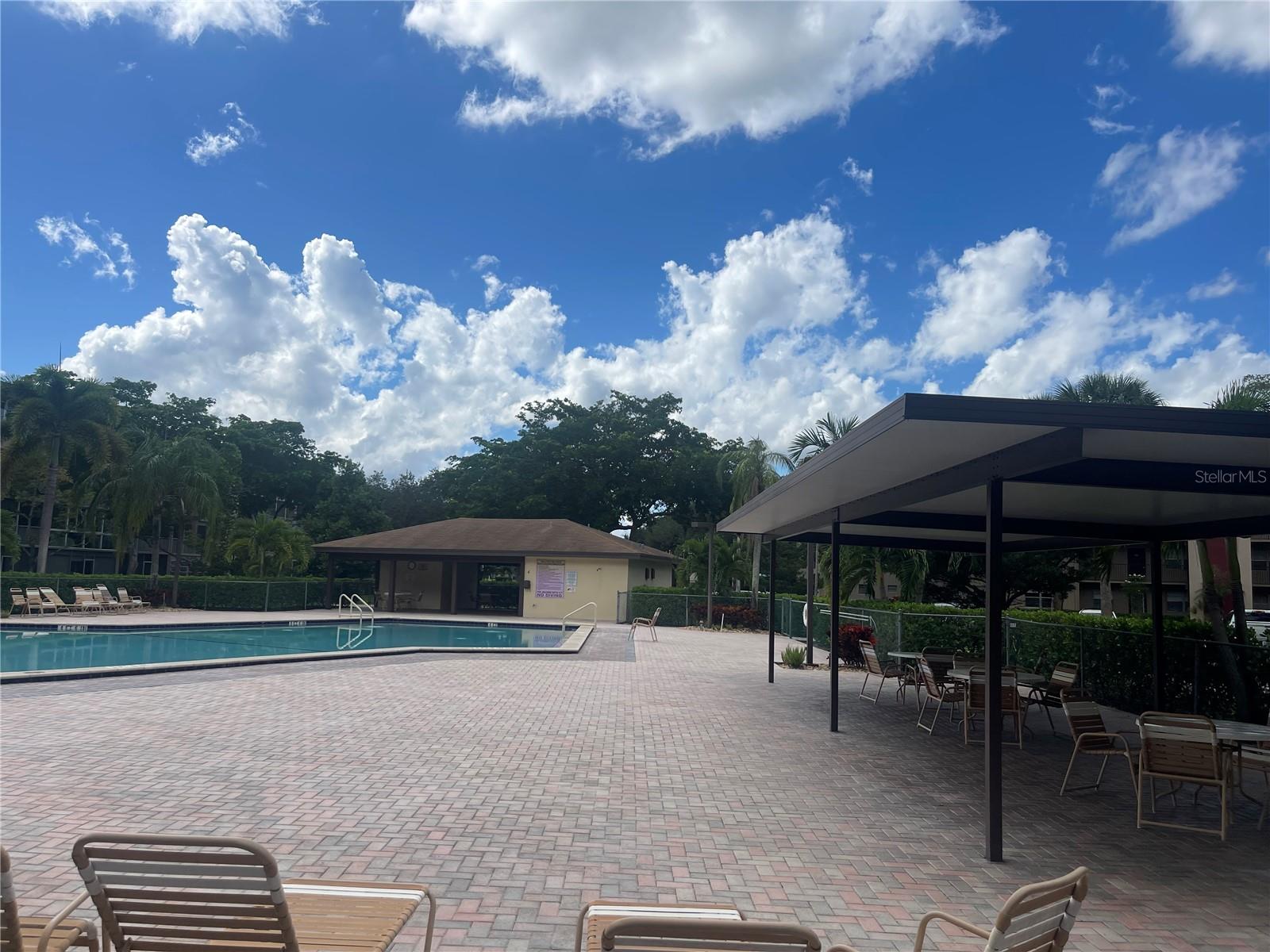 KINGSLEY AT CENTURY VILLAGE - Residential