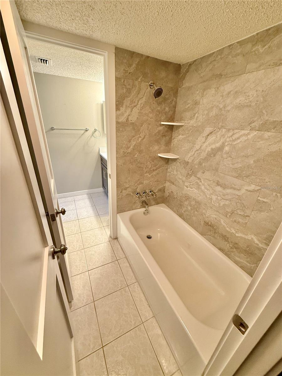 COVE SPGS CONDO - Residential