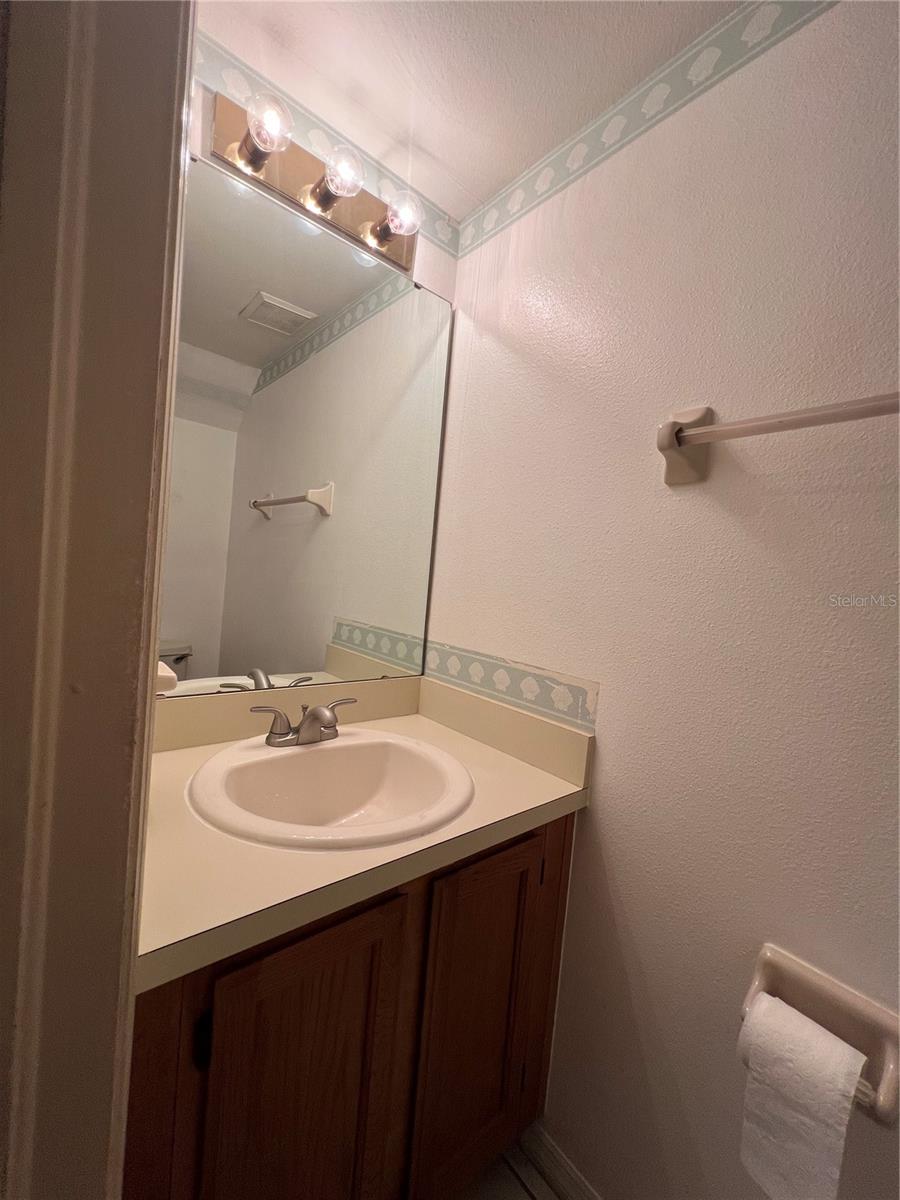 FOX CHASE TWNHMS - Residential Lease