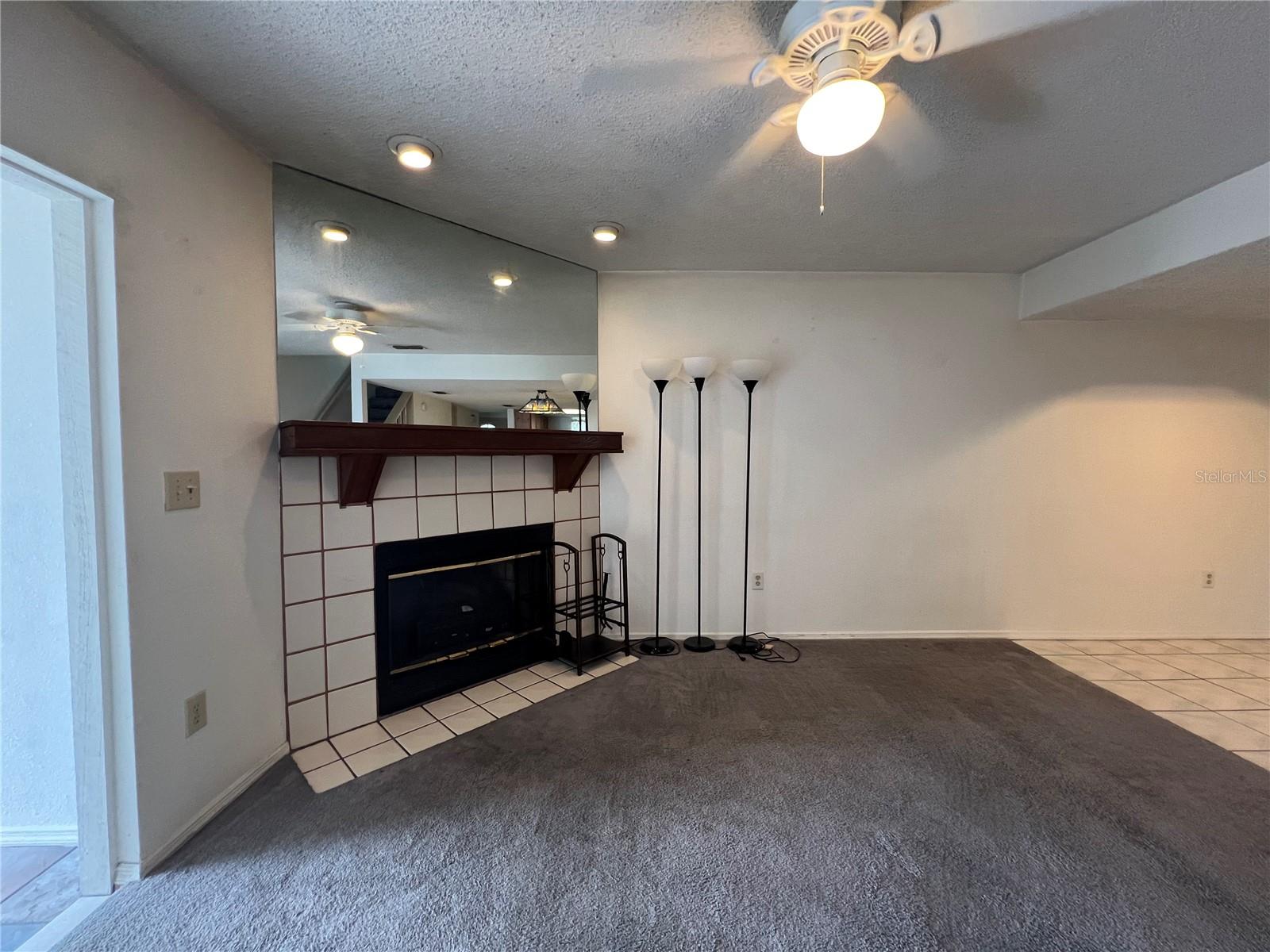 FOX CHASE TWNHMS - Residential Lease