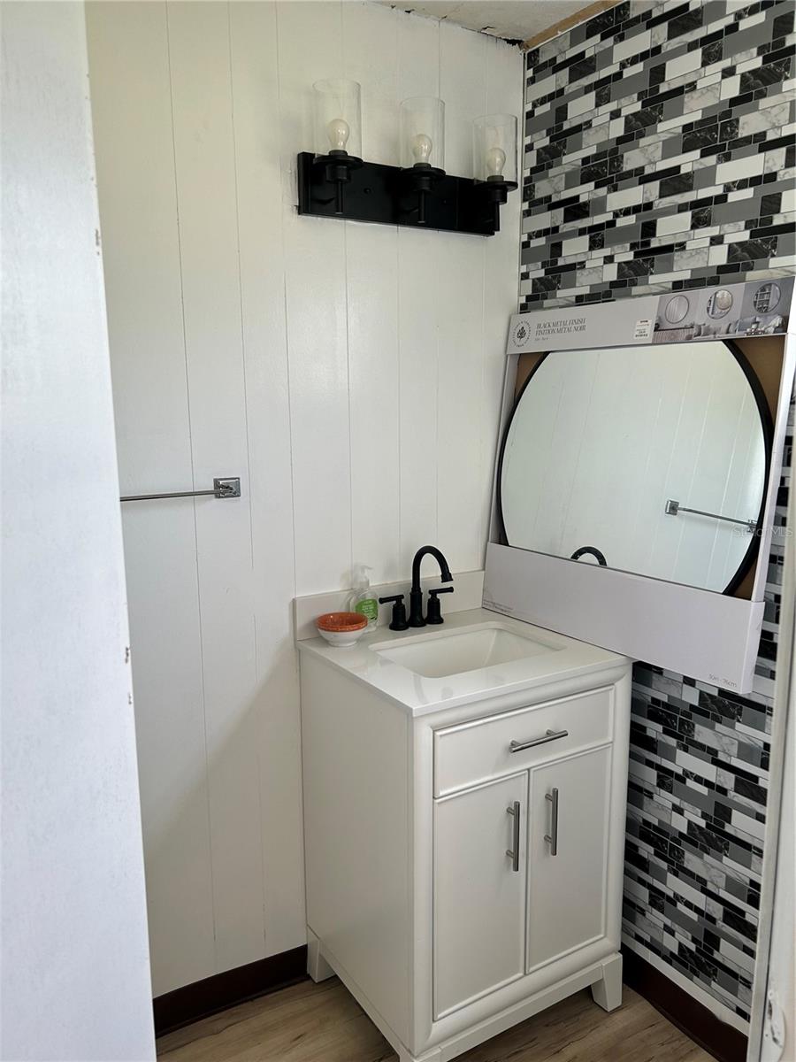 LA DORA MANOR - Residential