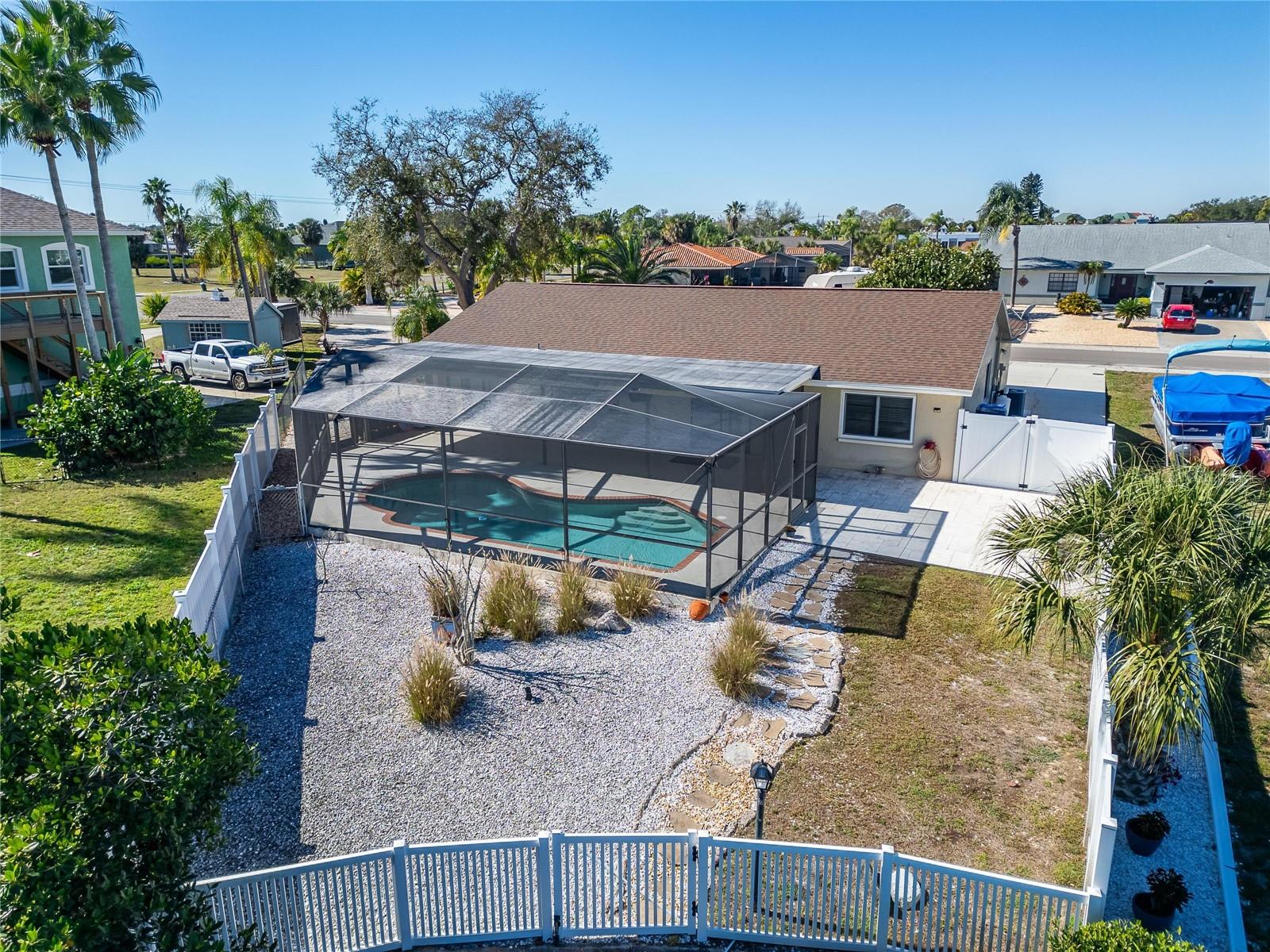 APOLLO BEACH UNIT 08 - Residential