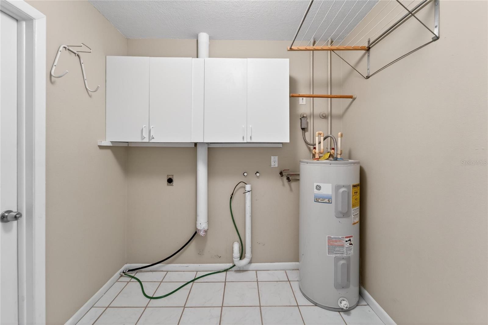 APOLLO BEACH UNIT 08 - Residential