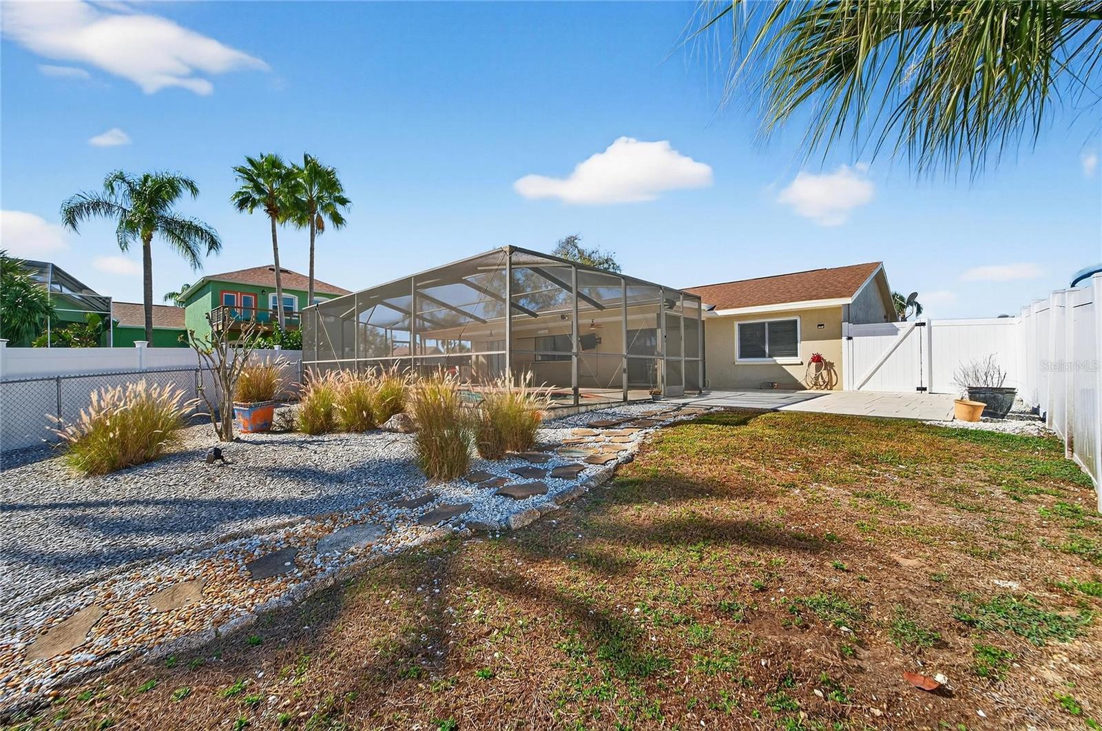 APOLLO BEACH UNIT 08 - Residential