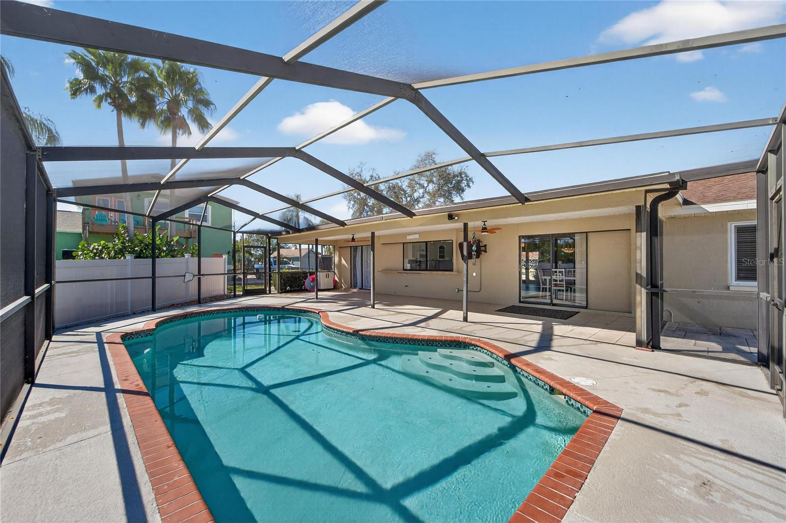 APOLLO BEACH UNIT 08 - Residential