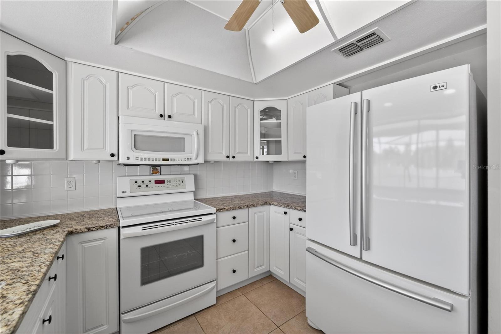 APOLLO BEACH UNIT 08 - Residential