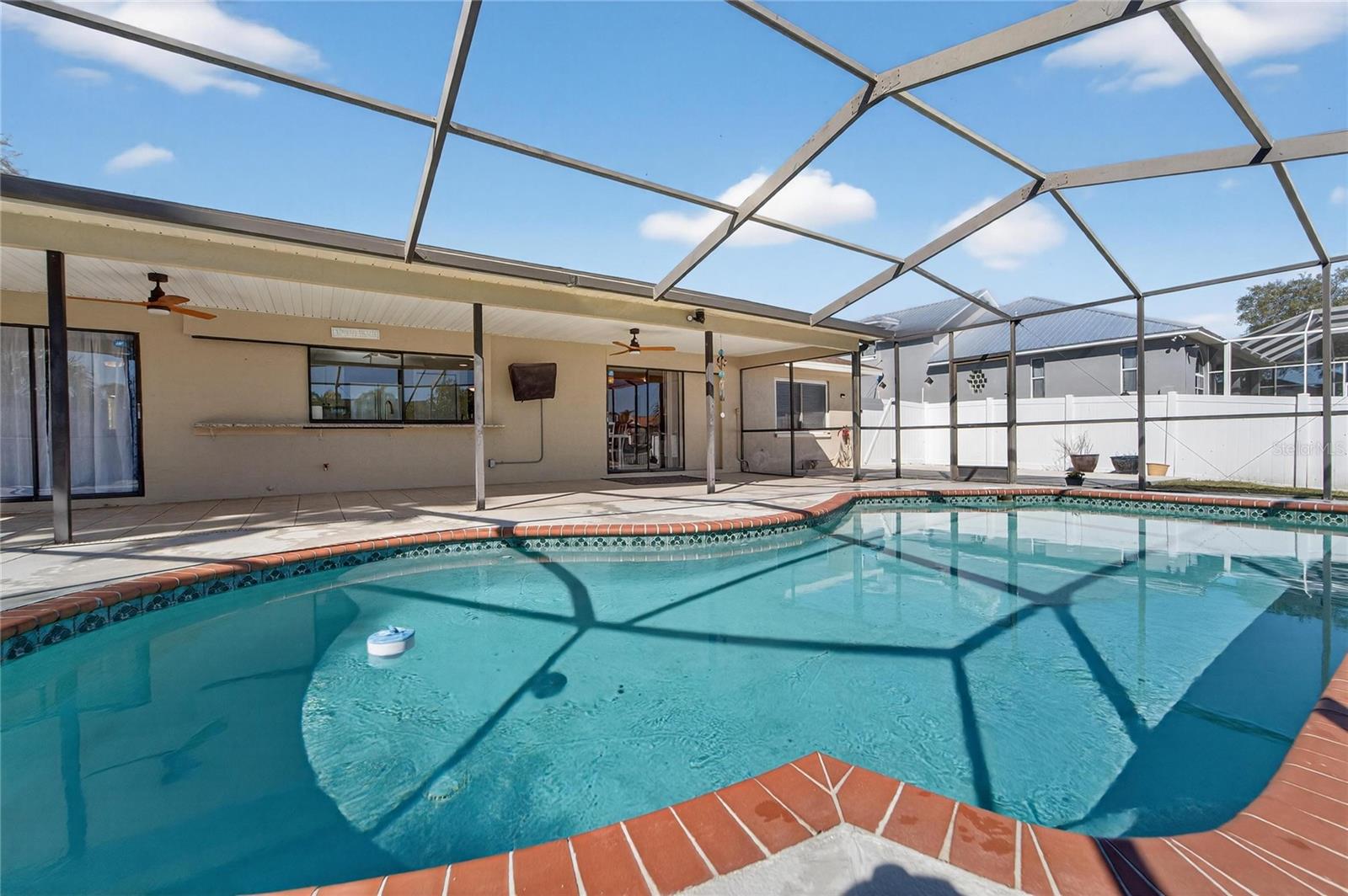 APOLLO BEACH UNIT 08 - Residential