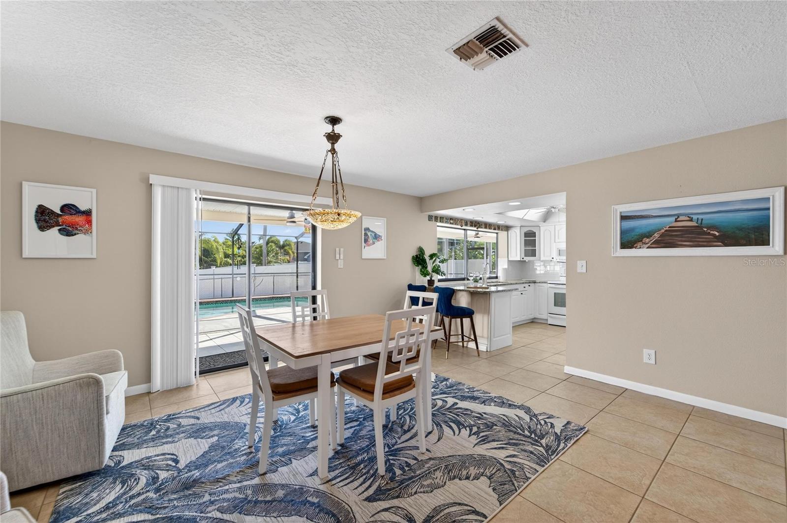 APOLLO BEACH UNIT 08 - Residential