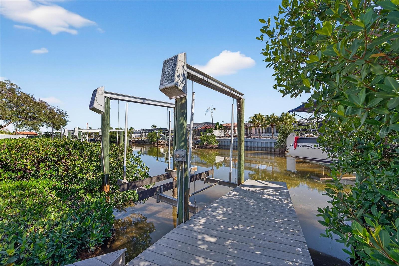 APOLLO BEACH UNIT 08 - Residential