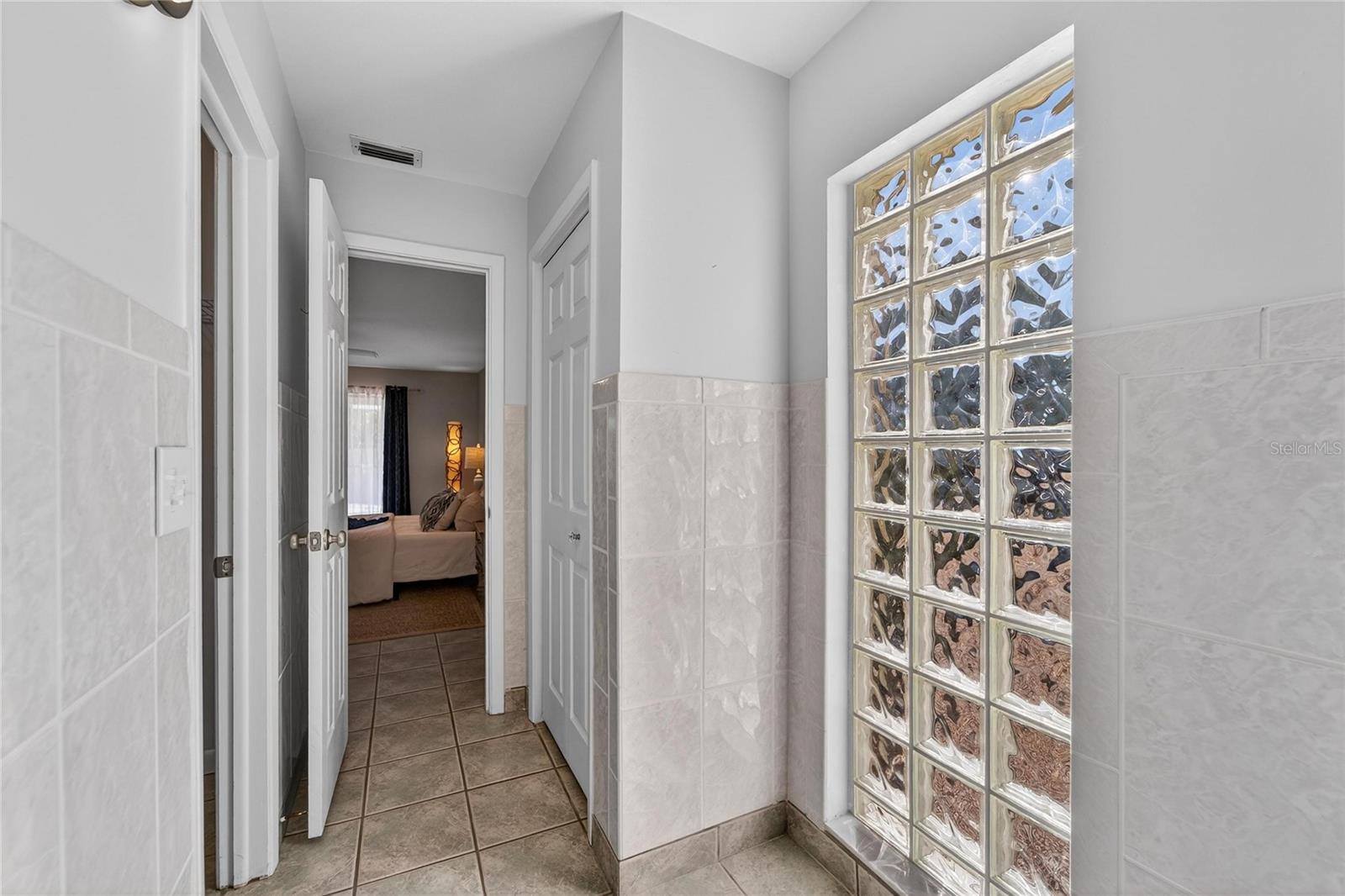 APOLLO BEACH UNIT 08 - Residential