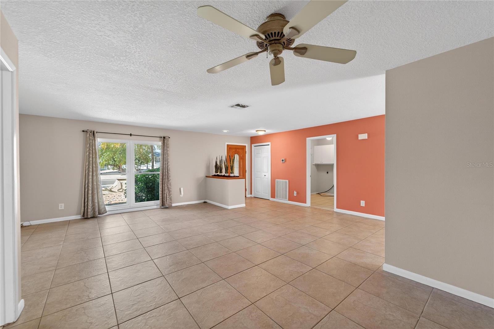 APOLLO BEACH UNIT 08 - Residential