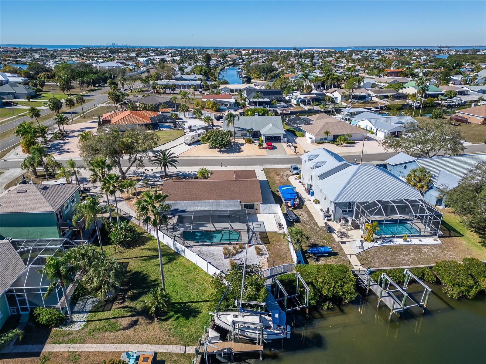 APOLLO BEACH UNIT 08 - Residential