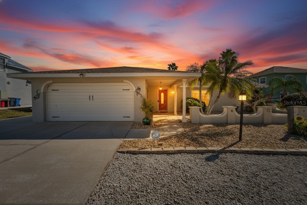 APOLLO BEACH UNIT 08 - Residential