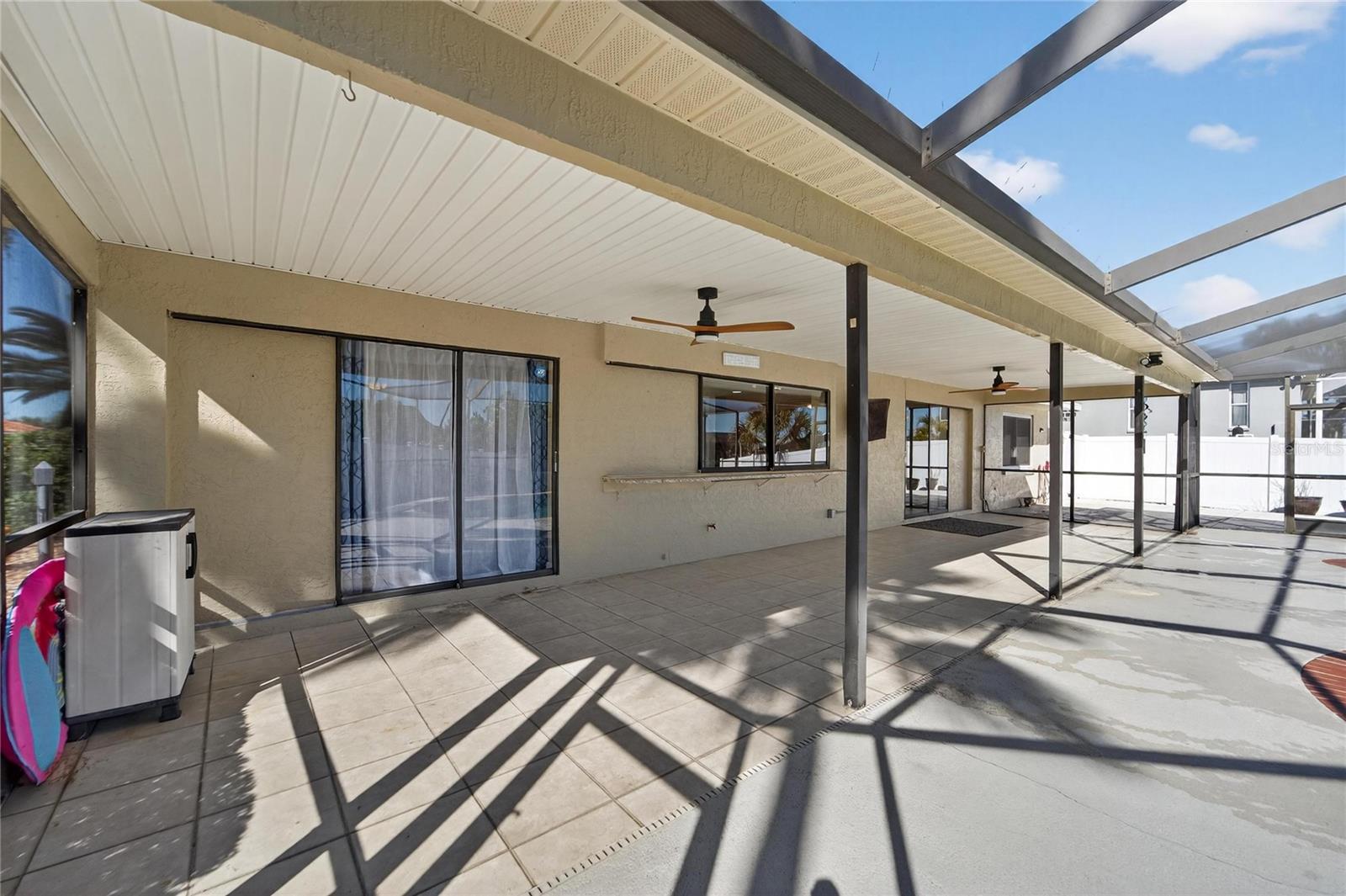 APOLLO BEACH UNIT 08 - Residential