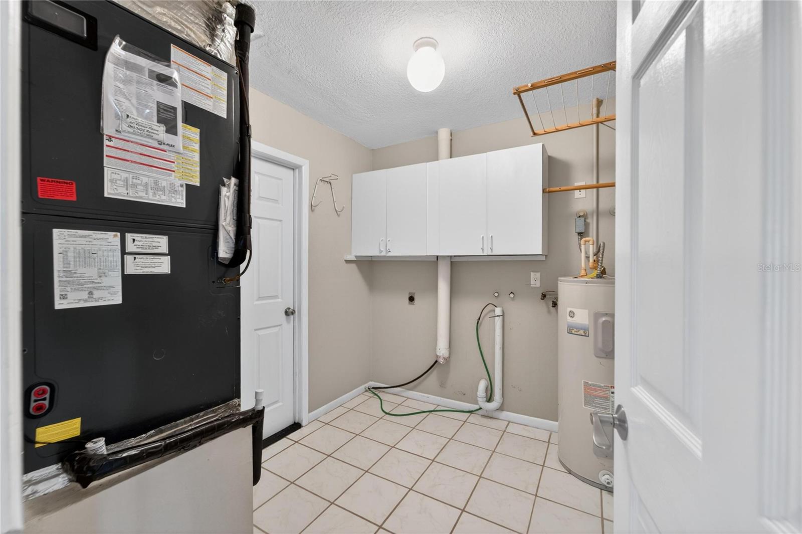 APOLLO BEACH UNIT 08 - Residential