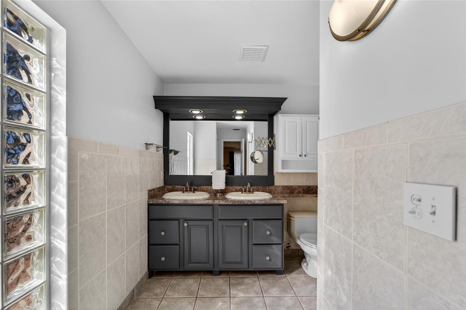 APOLLO BEACH UNIT 08 - Residential