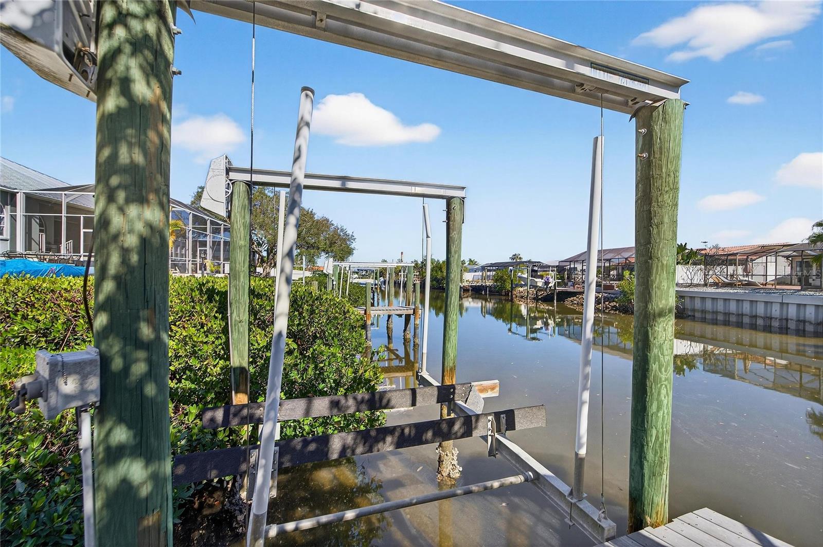 APOLLO BEACH UNIT 08 - Residential