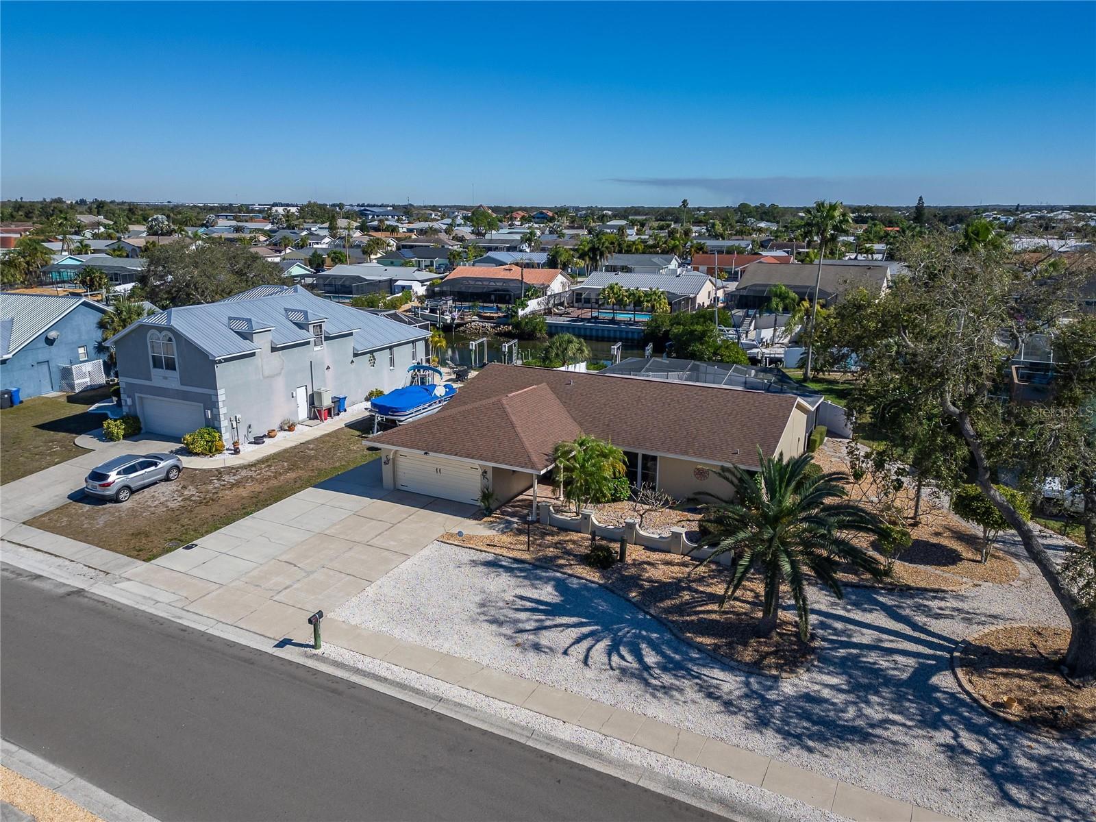 APOLLO BEACH UNIT 08 - Residential