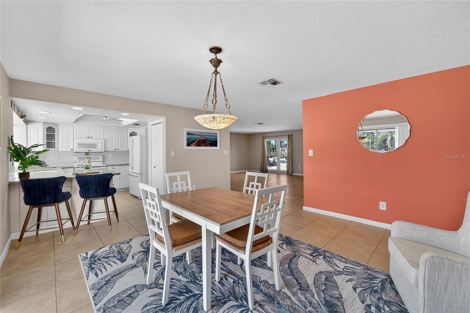 APOLLO BEACH UNIT 08 - Residential