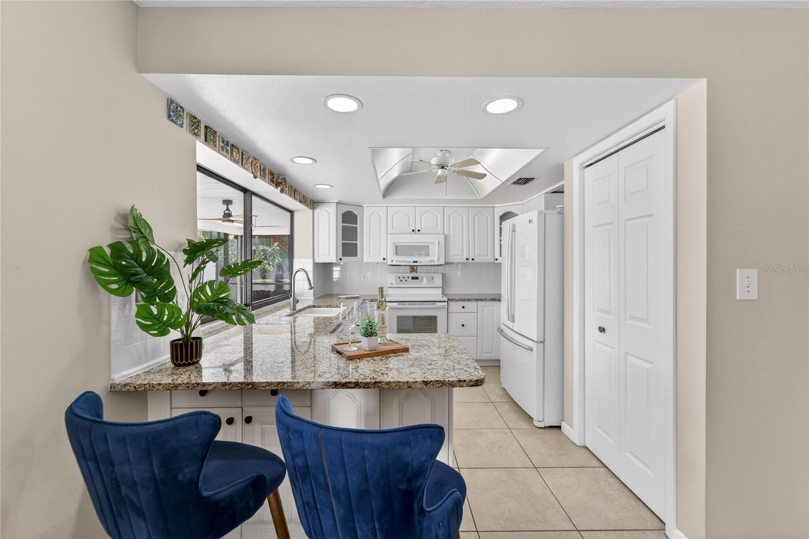 APOLLO BEACH UNIT 08 - Residential