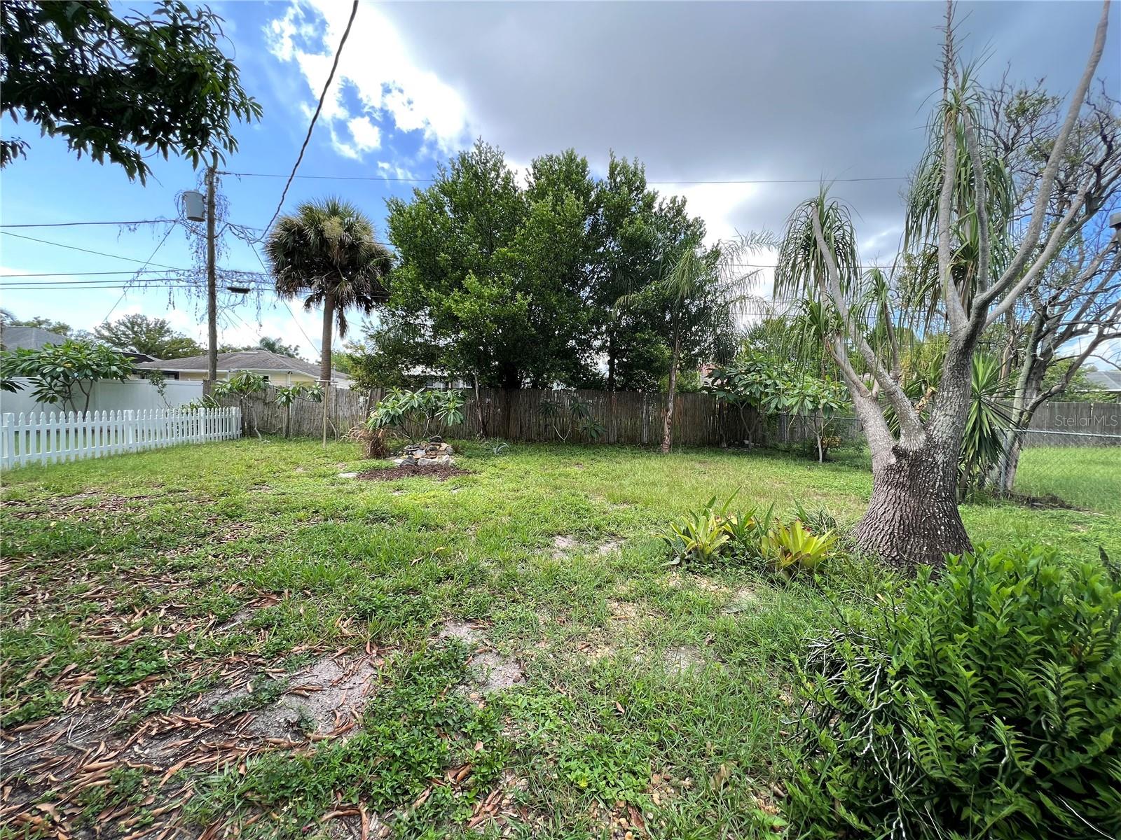 CREST LAKE SUB - Residential Lease