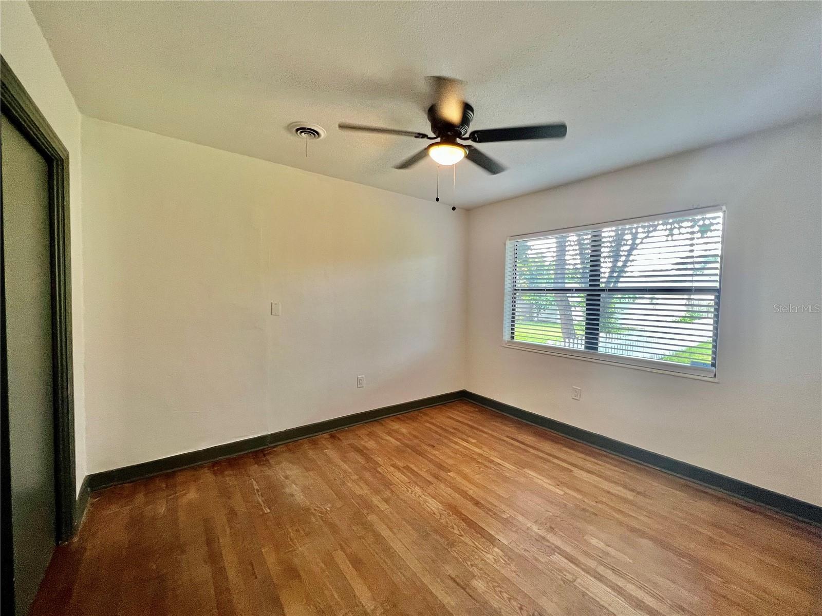 CREST LAKE SUB - Residential Lease
