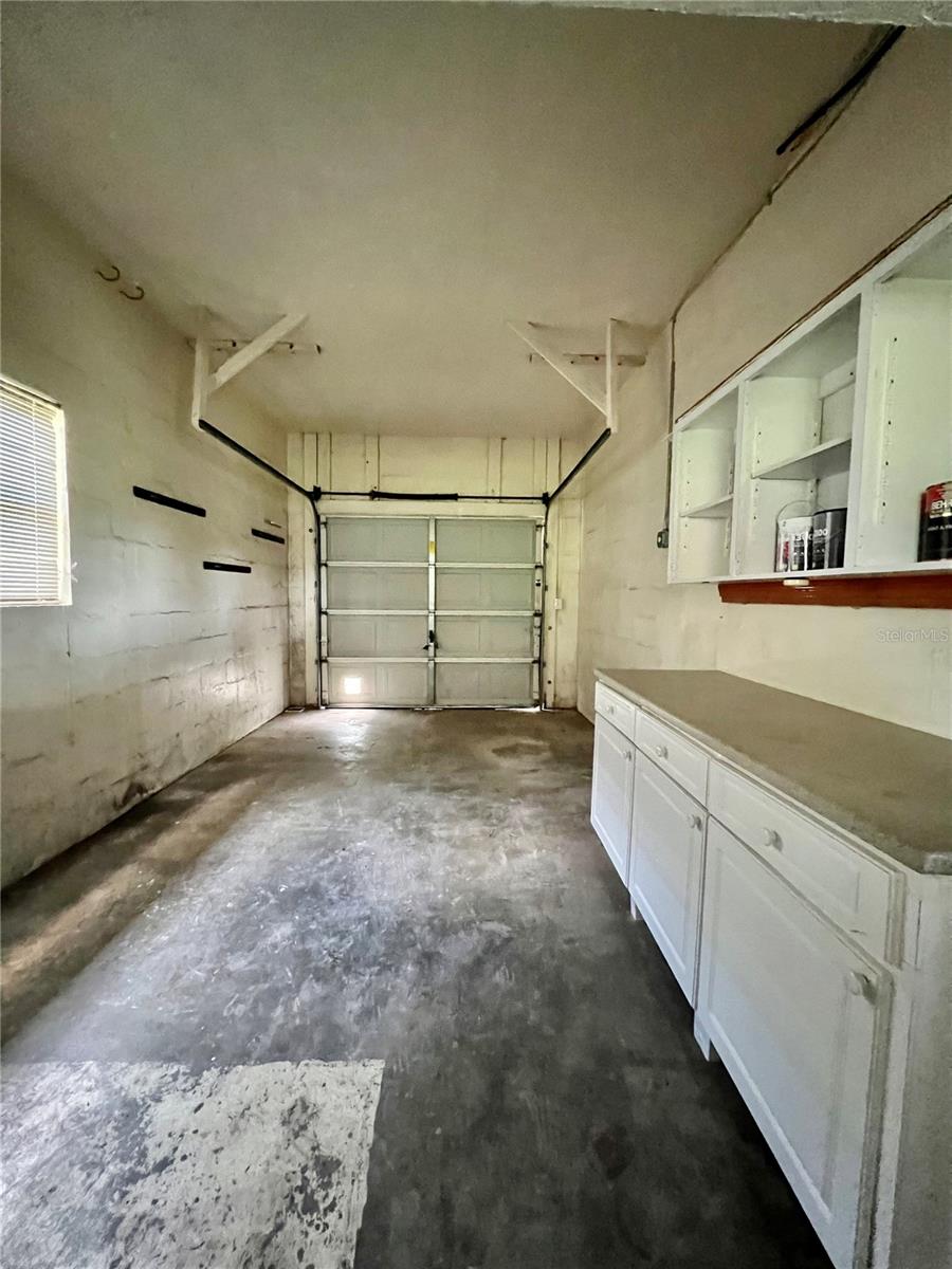 CREST LAKE SUB - Residential Lease