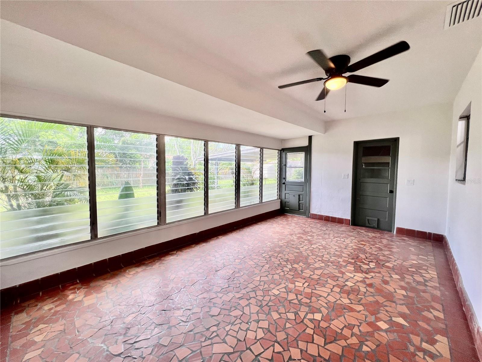 CREST LAKE SUB - Residential Lease