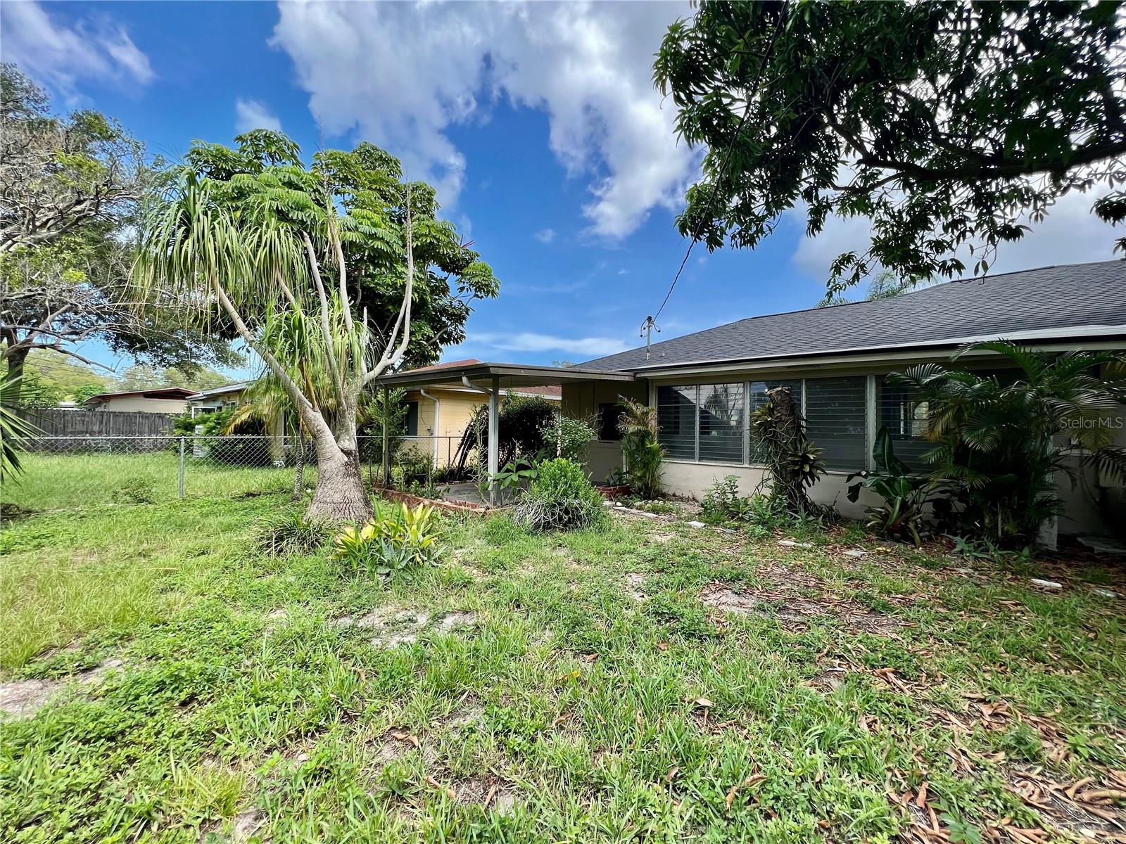 CREST LAKE SUB - Residential Lease
