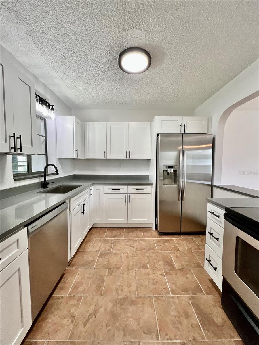 CREST LAKE SUB - Residential Lease