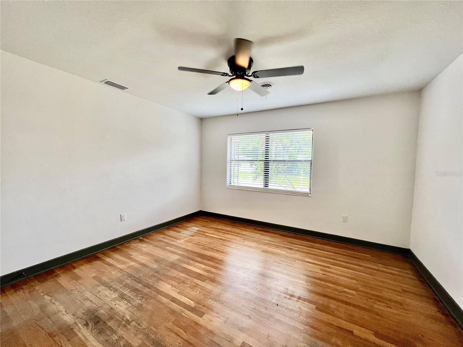 CREST LAKE SUB - Residential Lease