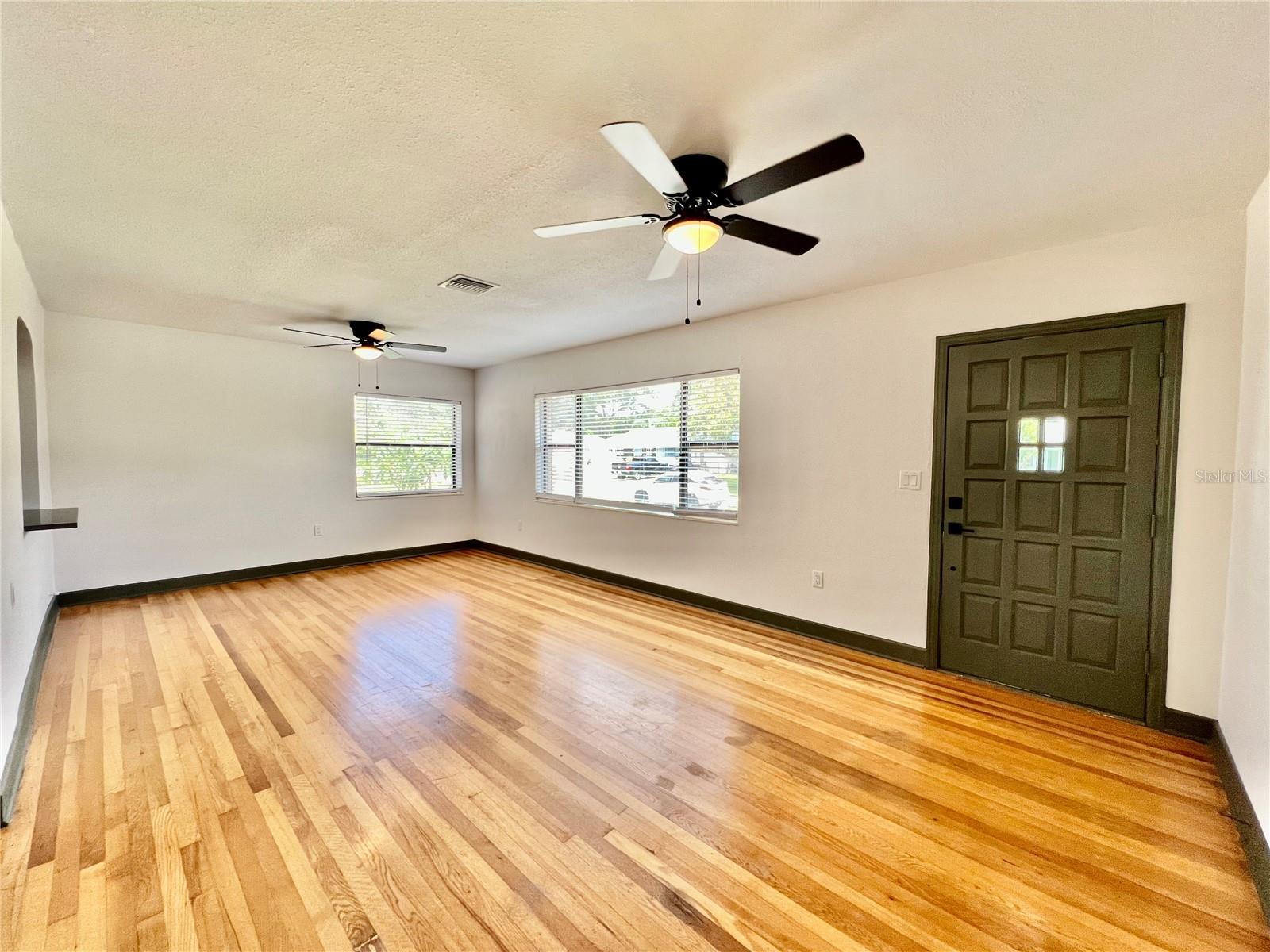 CREST LAKE SUB - Residential Lease